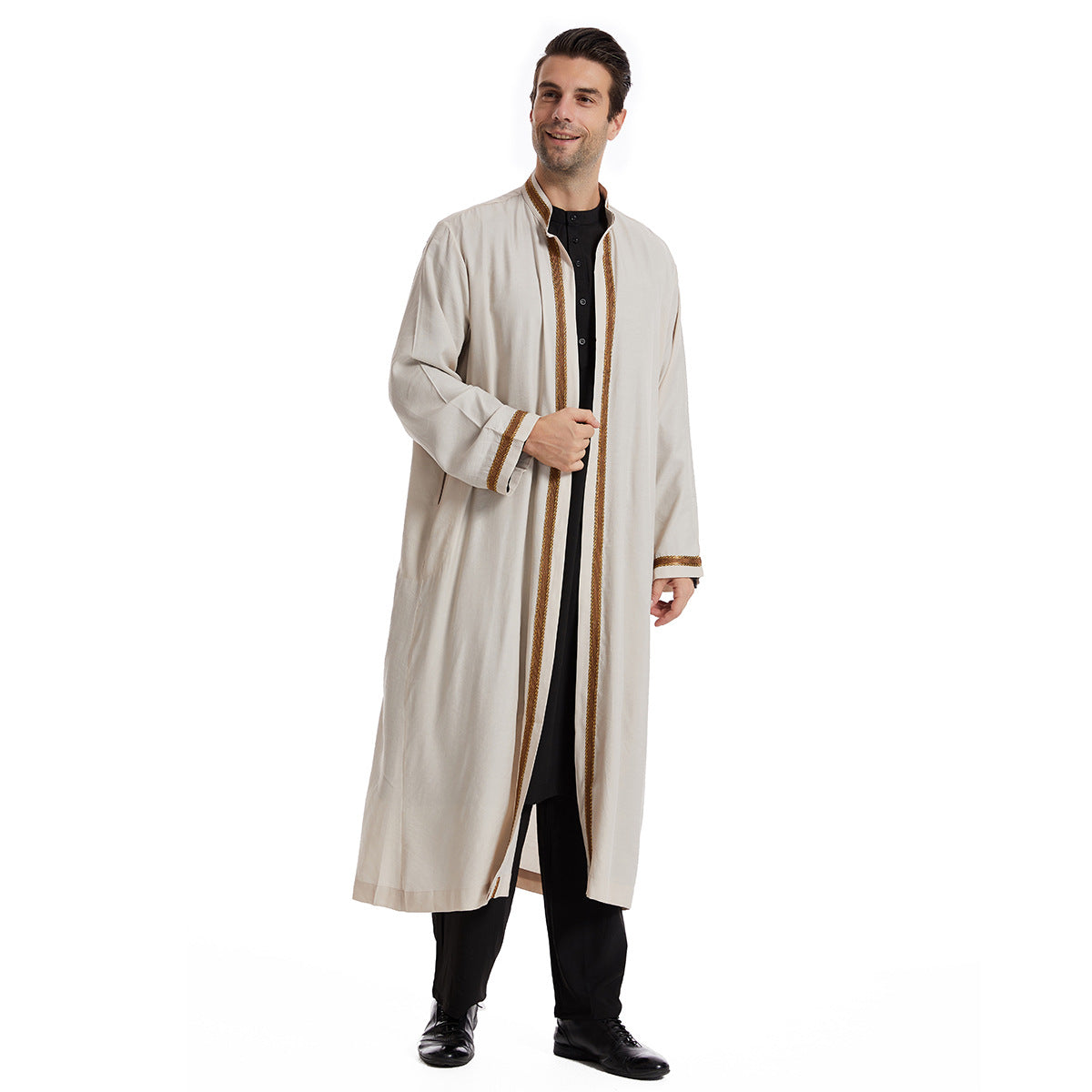 Men’s Embroidered Thobe/Jubba.