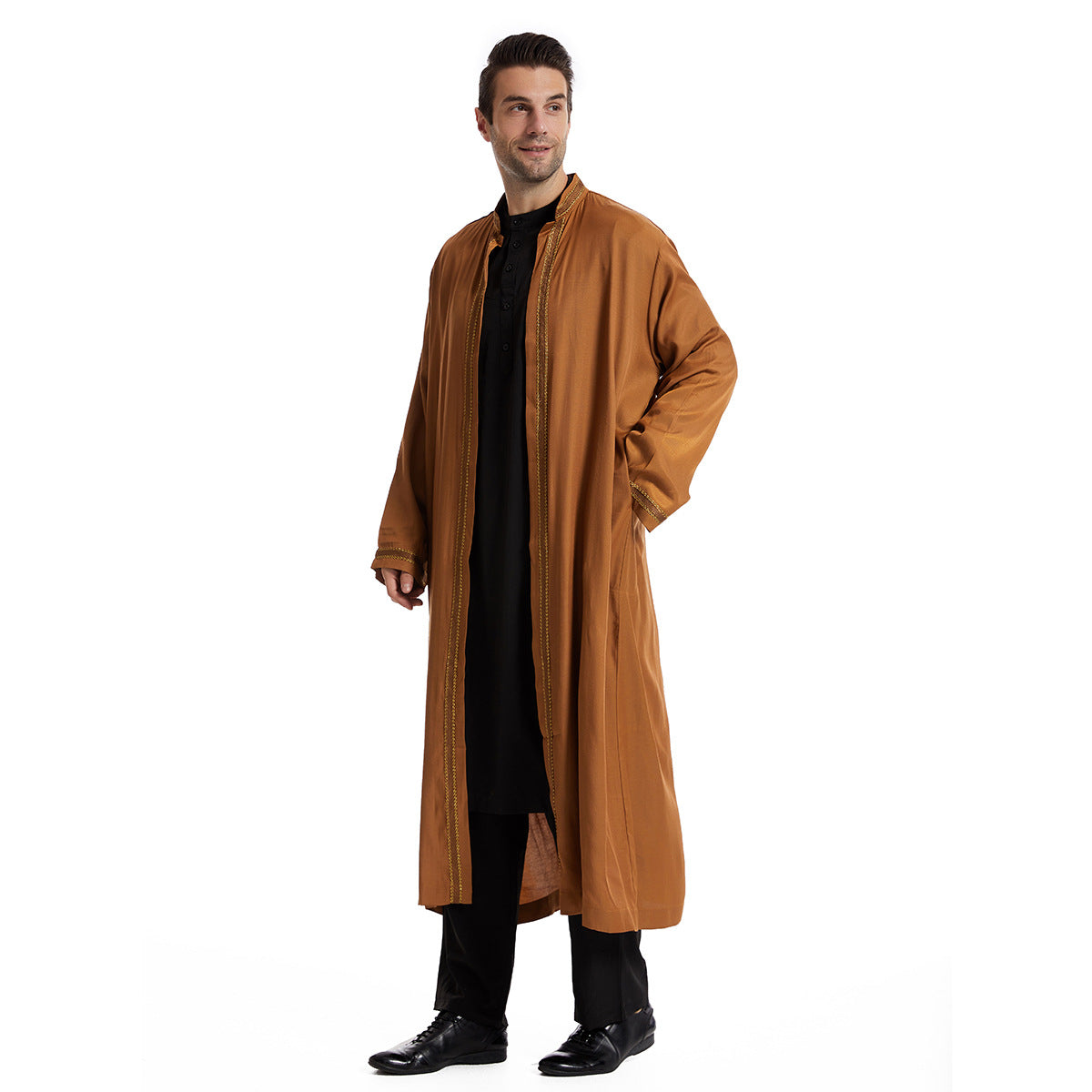 Men’s Embroidered Thobe/Jubba.