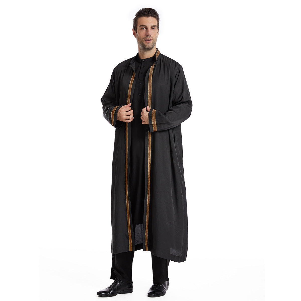 Men’s Embroidered Thobe/Jubba.