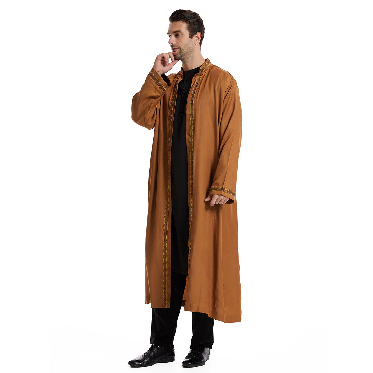 Men’s Embroidered Thobe/Jubba.
